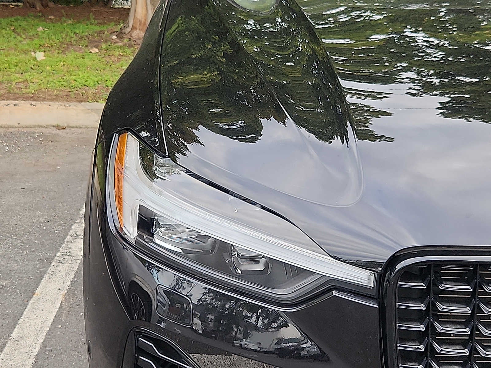 2024 Volvo XC60 Recharge Plug-In Hybrid Plus Dark Theme