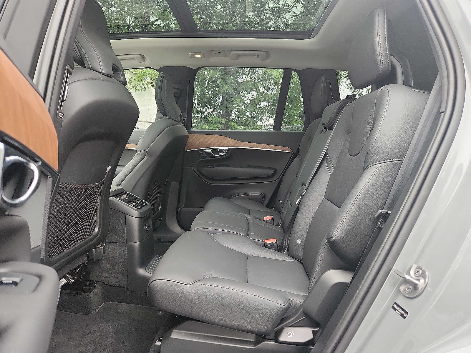 2025 Volvo XC90 Plug-In Hybrid Plus