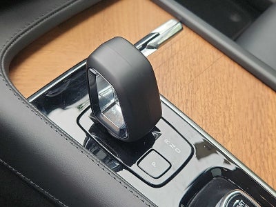 2025 Volvo XC90 Plug-In Hybrid Plus