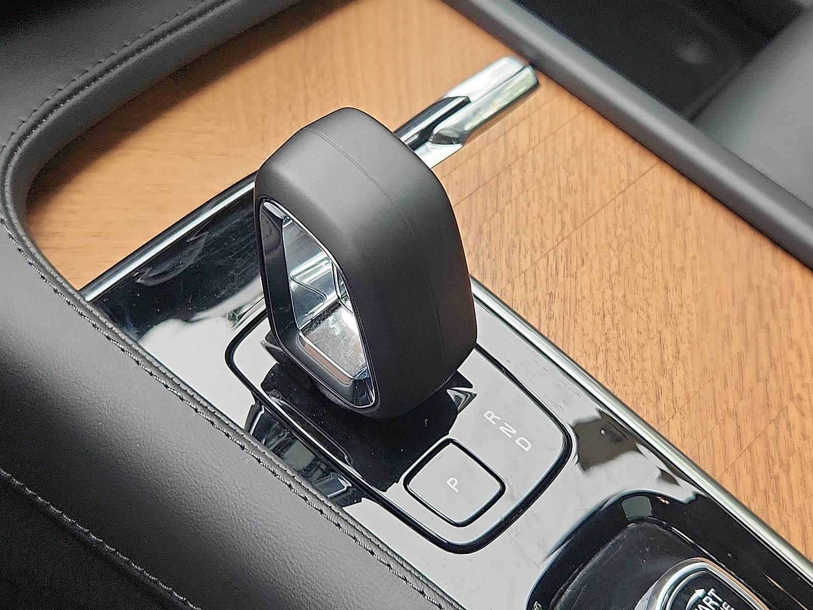 2025 Volvo XC90 Plug-In Hybrid Plus