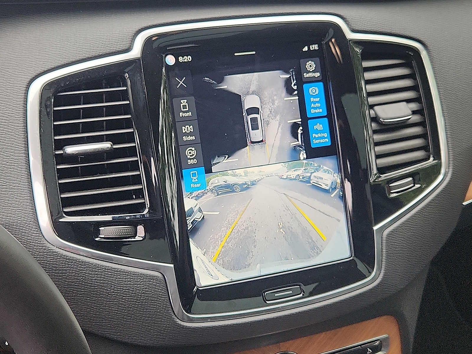 2025 Volvo XC90 Plug-In Hybrid Plus