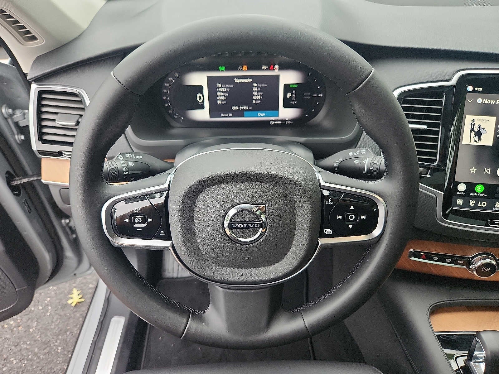 2025 Volvo XC90 Plug-In Hybrid Plus