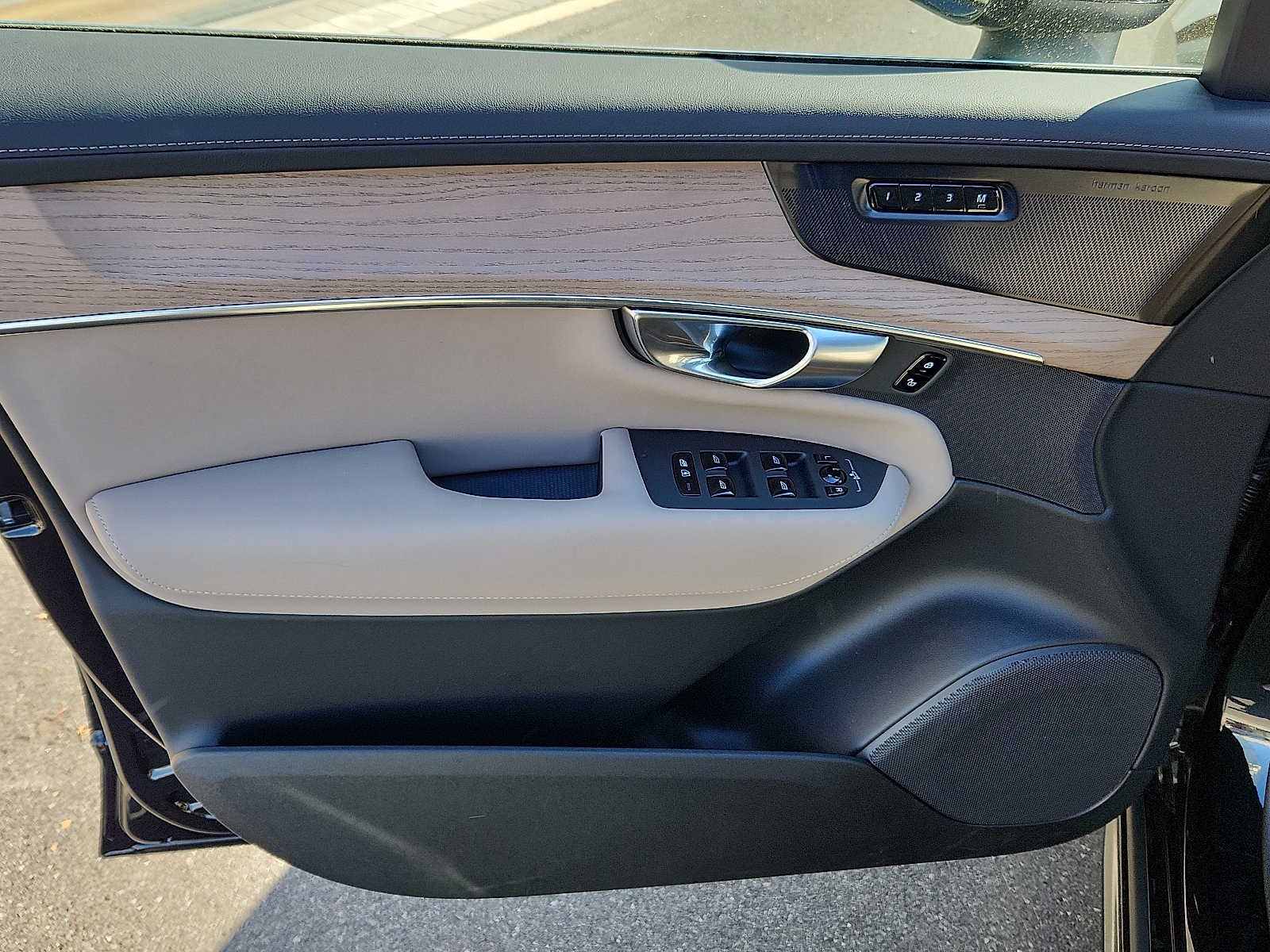 2026 Volvo XC90 Plug-In Hybrid Plus