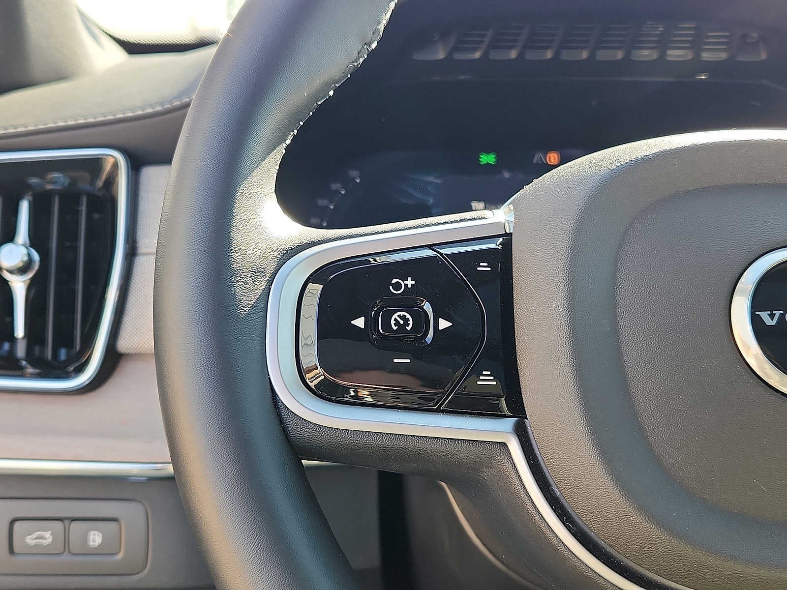 2026 Volvo XC90 Plug-In Hybrid Plus