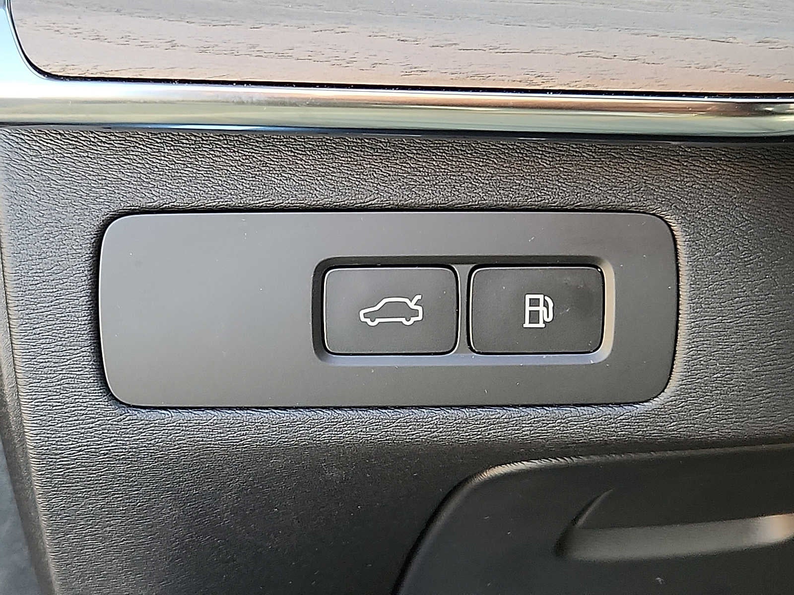 2026 Volvo XC90 Plug-In Hybrid Plus