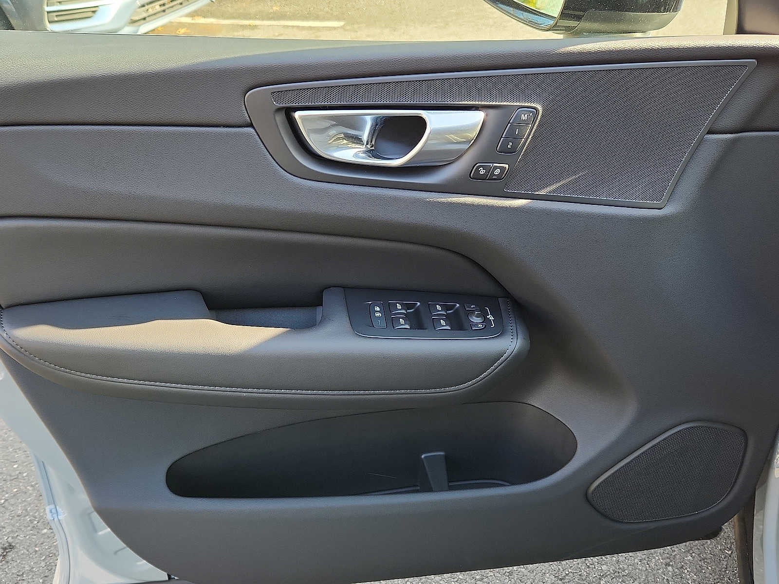 2025 Volvo XC60 Plug-In Hybrid Plus