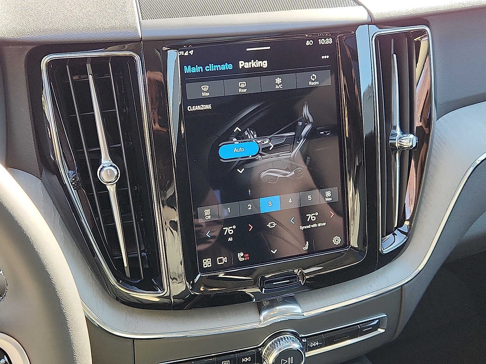 2025 Volvo XC60 Plug-In Hybrid Plus