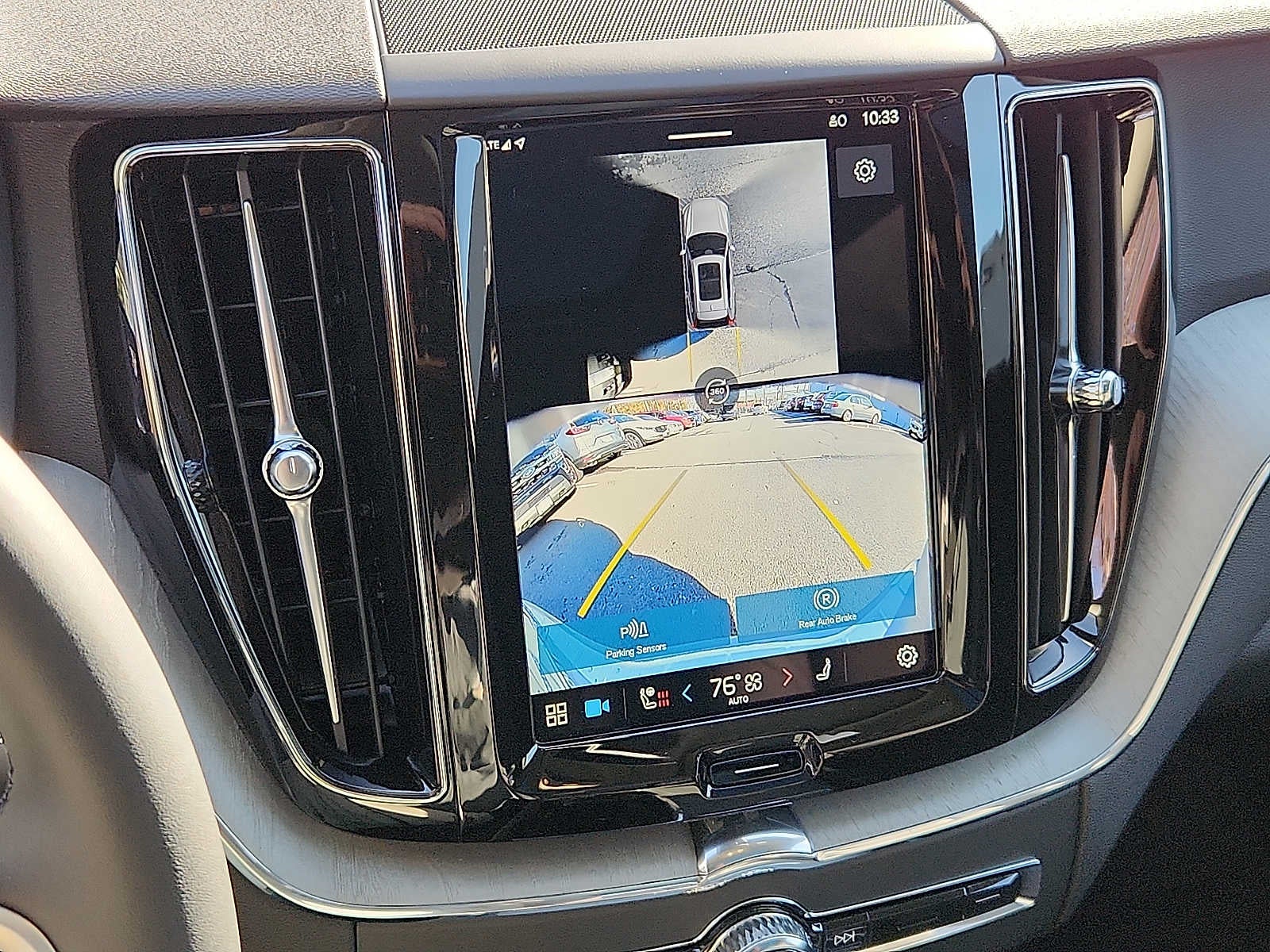 2025 Volvo XC60 Plug-In Hybrid Plus