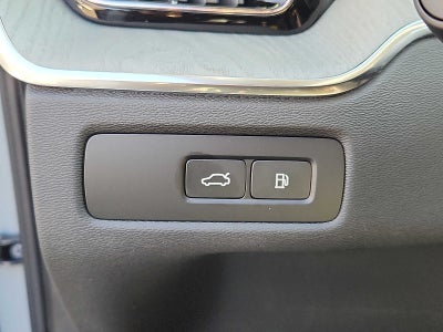 2025 Volvo XC60 Plug-In Hybrid Plus