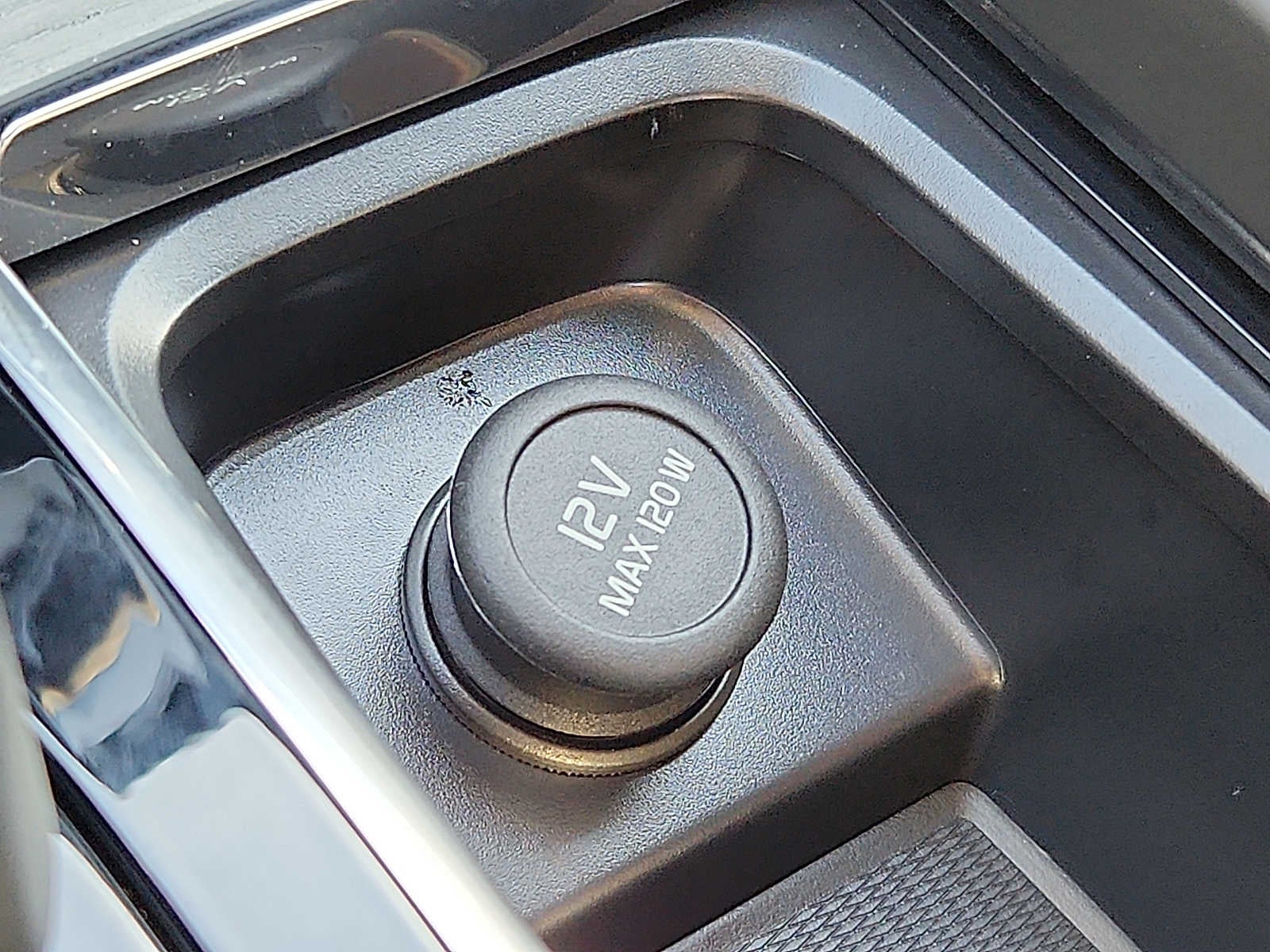 2025 Volvo XC60 Plug-In Hybrid Plus