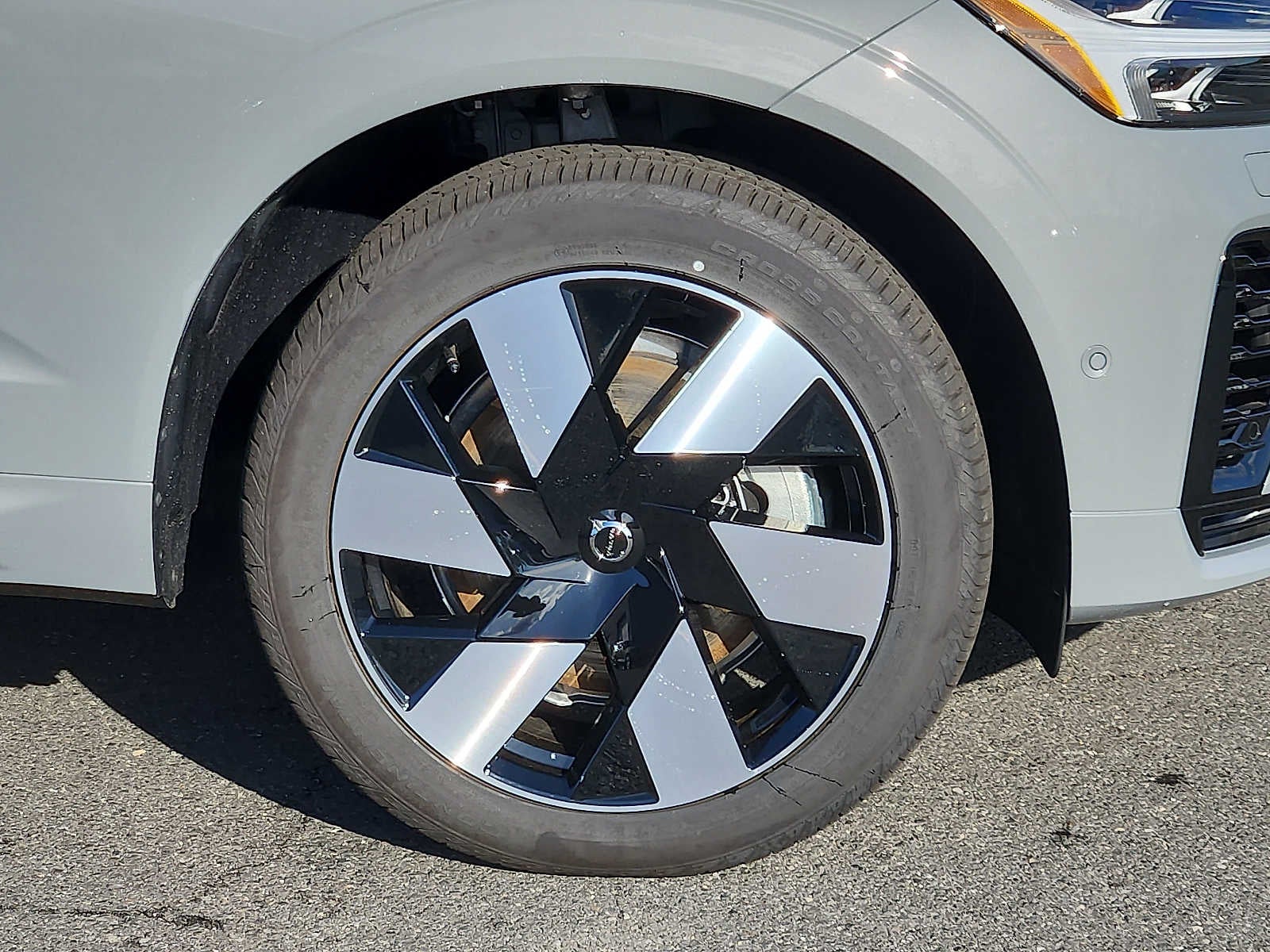 2025 Volvo XC60 Plug-In Hybrid Plus