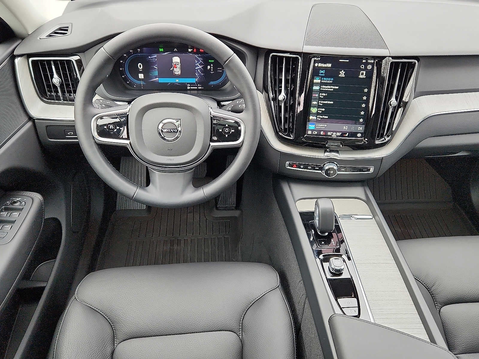 2025 Volvo XC60 Plug-In Hybrid Plus