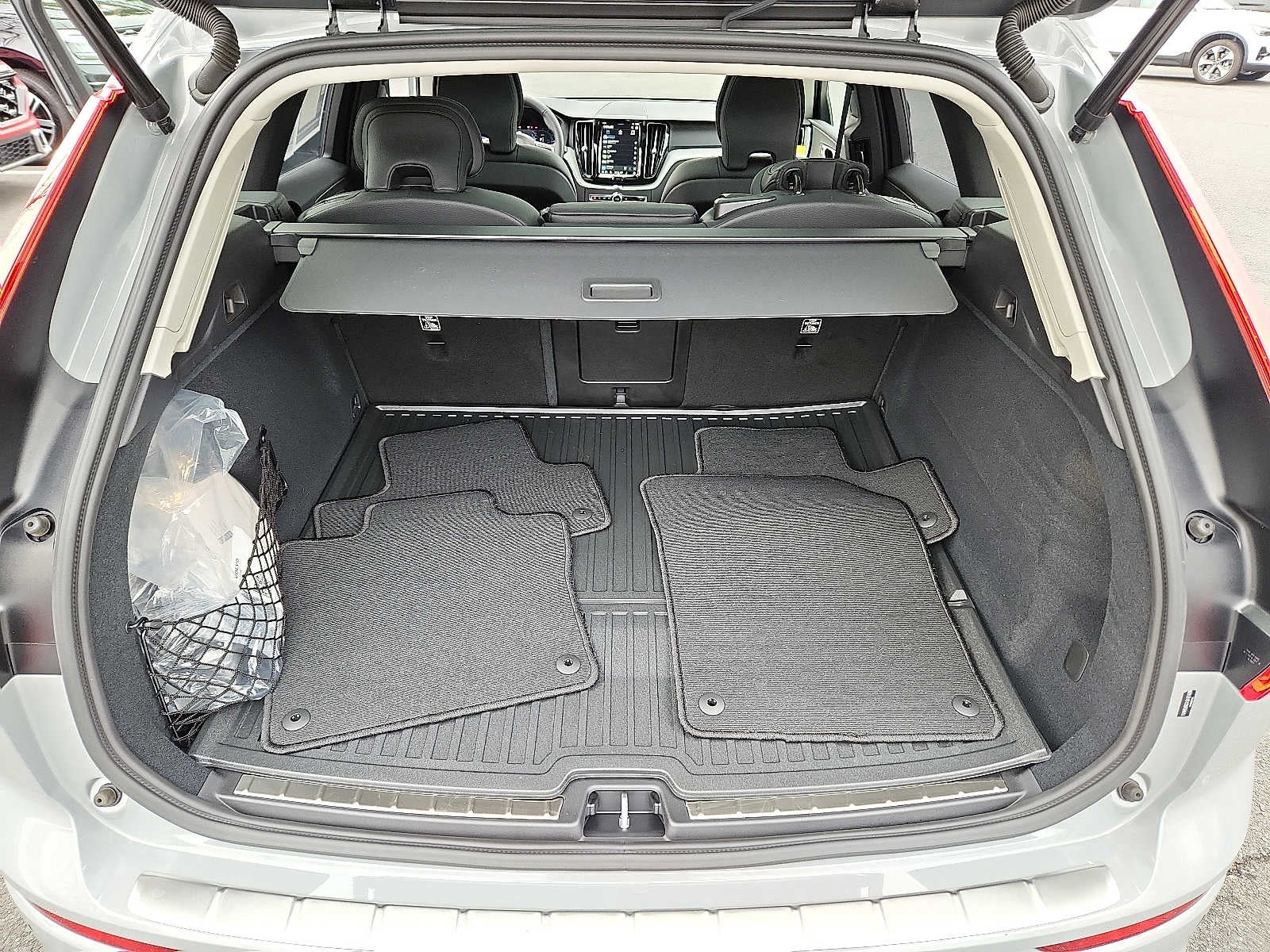 2025 Volvo XC60 Plug-In Hybrid Plus