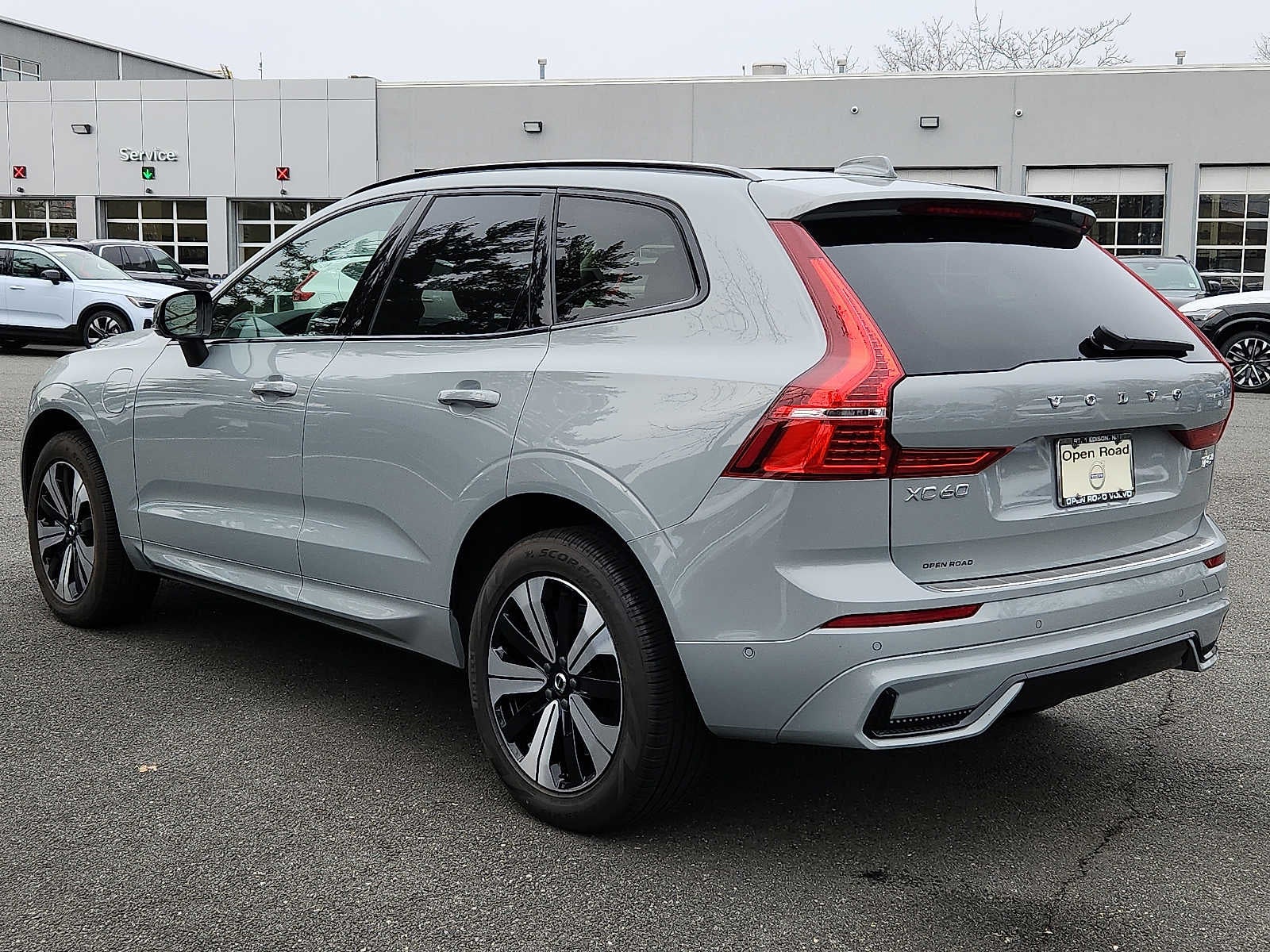2025 Volvo XC60 Plug-In Hybrid Plus