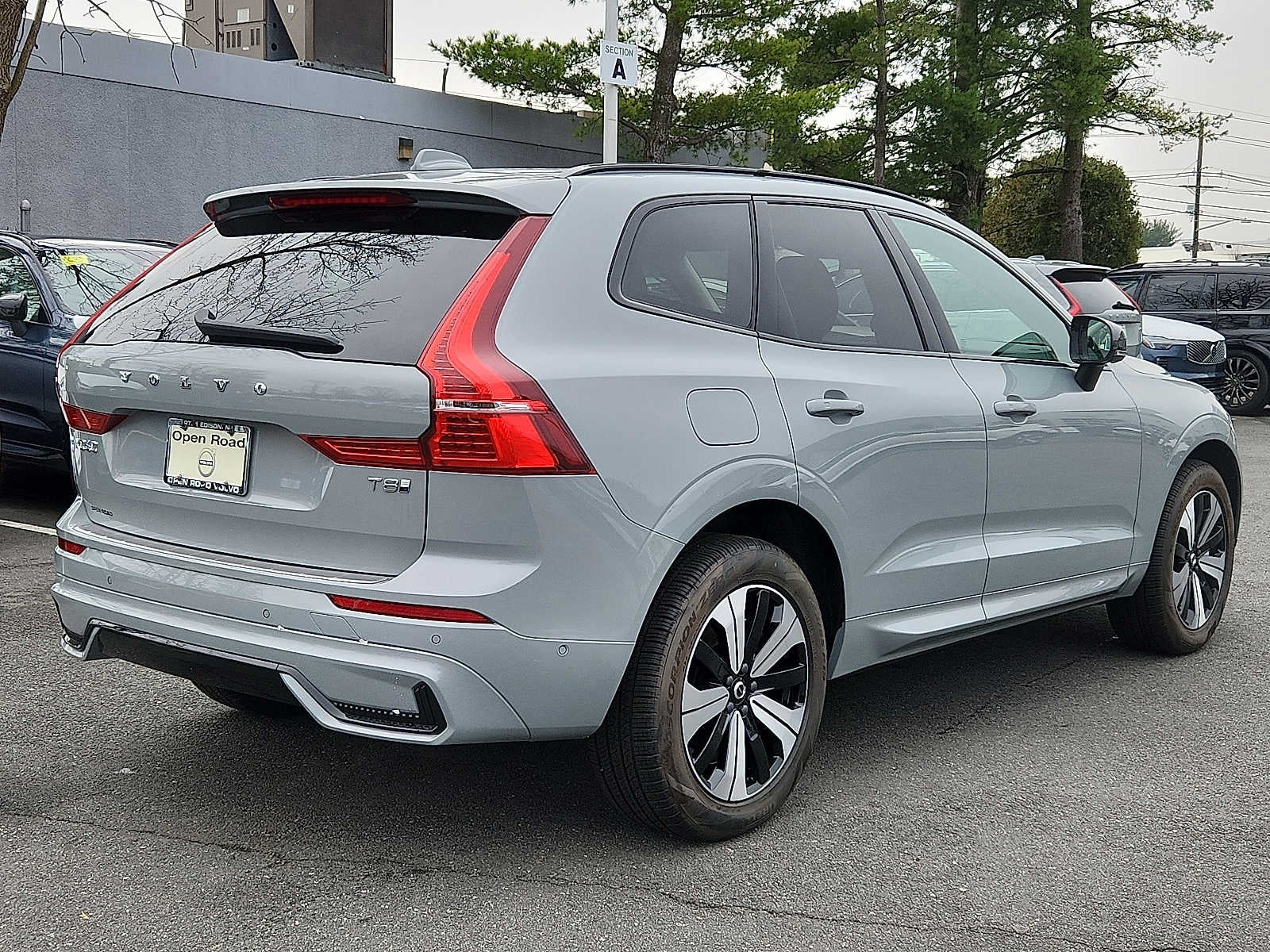 2025 Volvo XC60 Plug-In Hybrid Plus