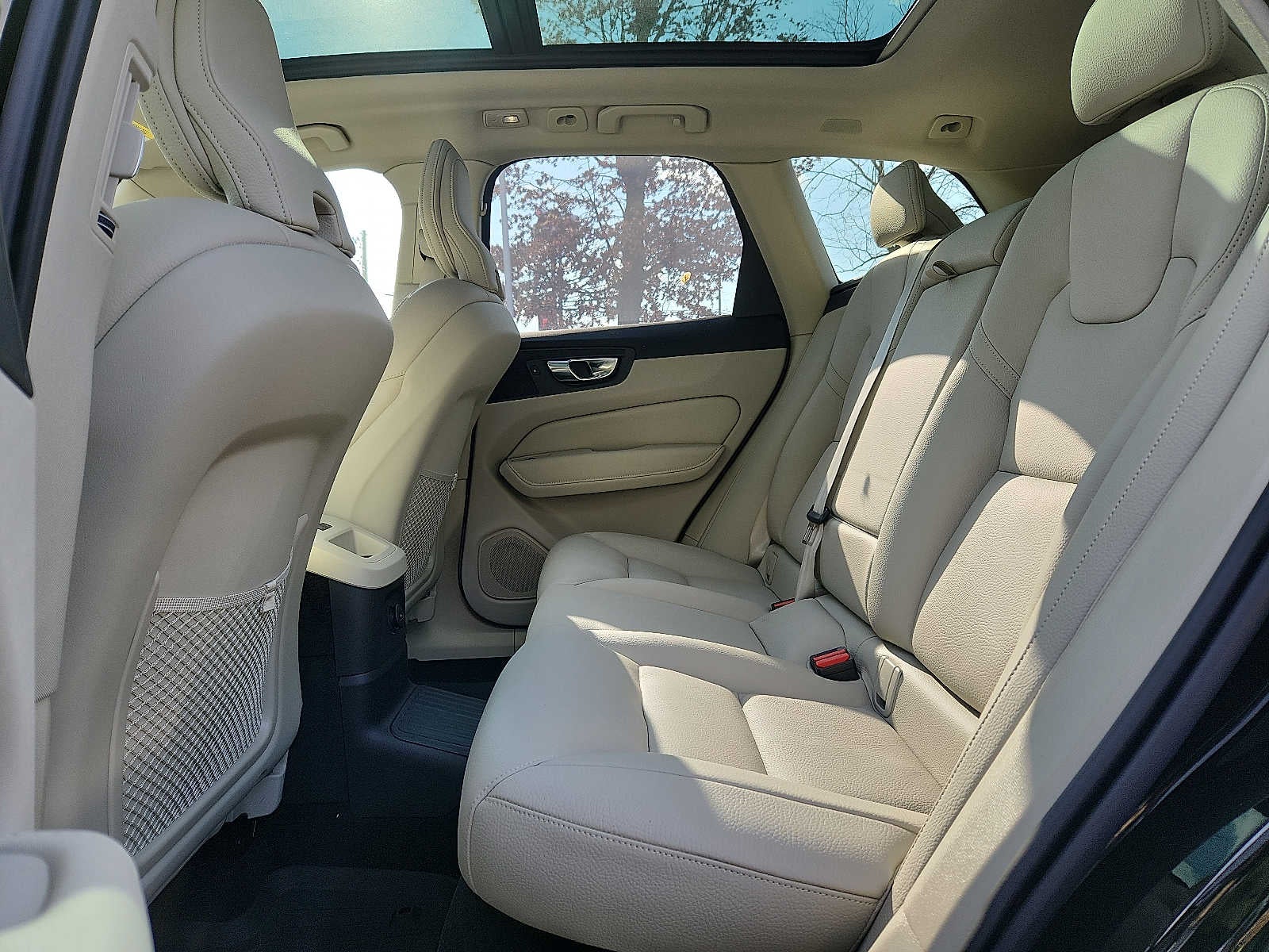 2025 Volvo XC60 Plug-In Hybrid Plus