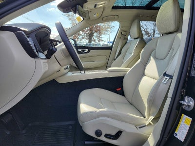 2025 Volvo XC60 Plug-In Hybrid Plus