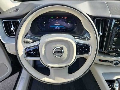 2025 Volvo XC60 Plug-In Hybrid Plus