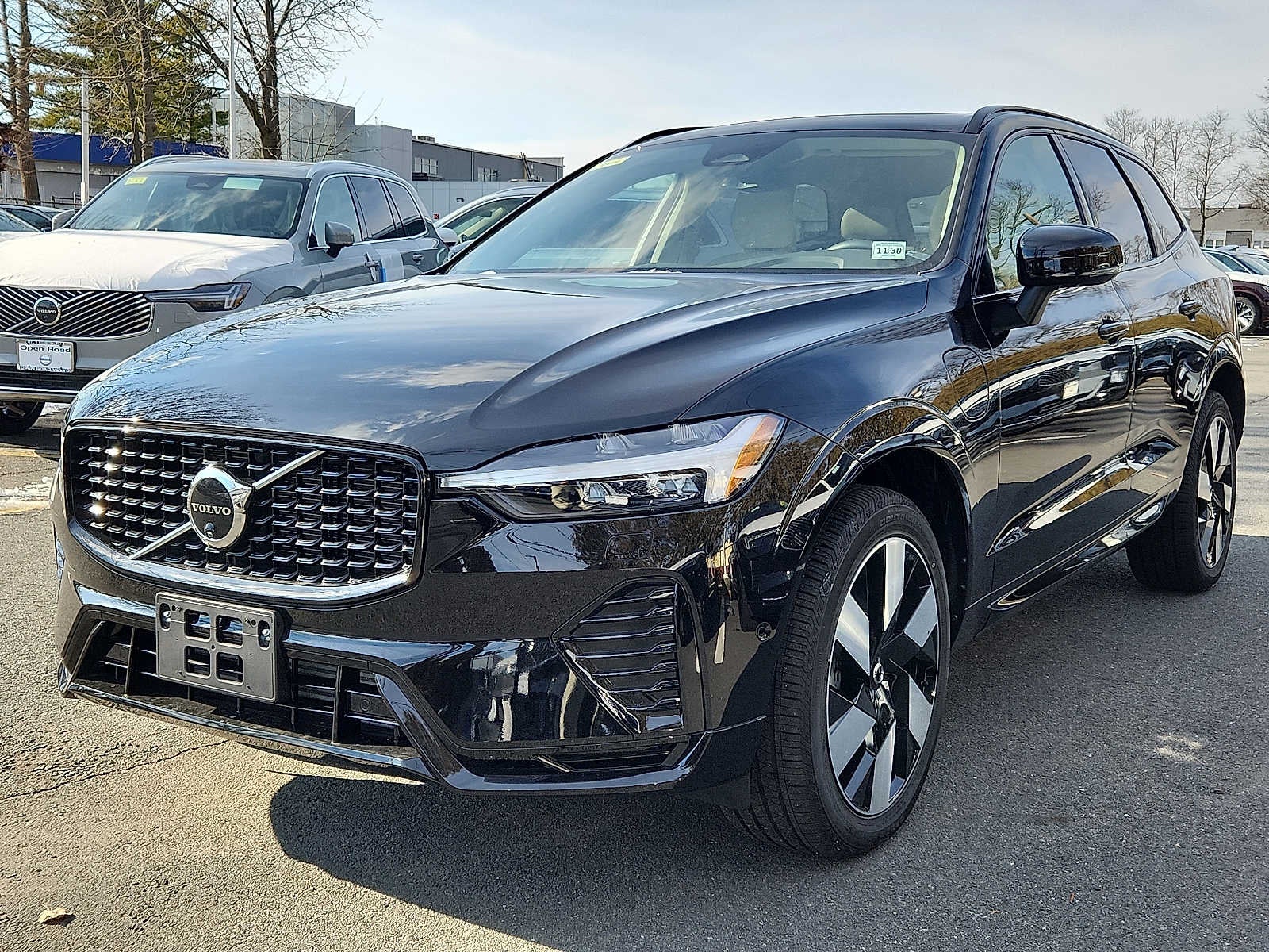 2025 Volvo XC60 Plug-In Hybrid Plus