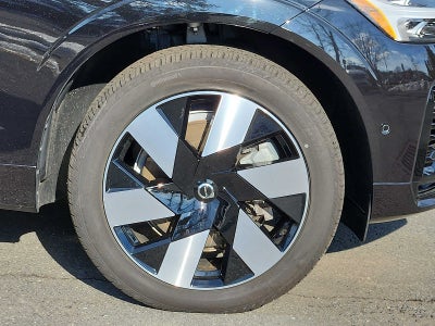 2025 Volvo XC60 Plug-In Hybrid Plus