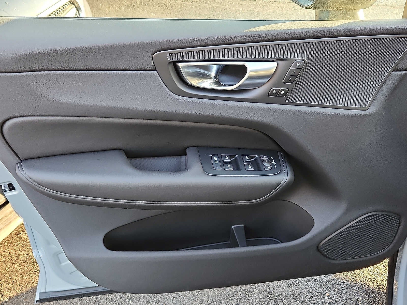 2025 Volvo XC60 Plug-In Hybrid Plus