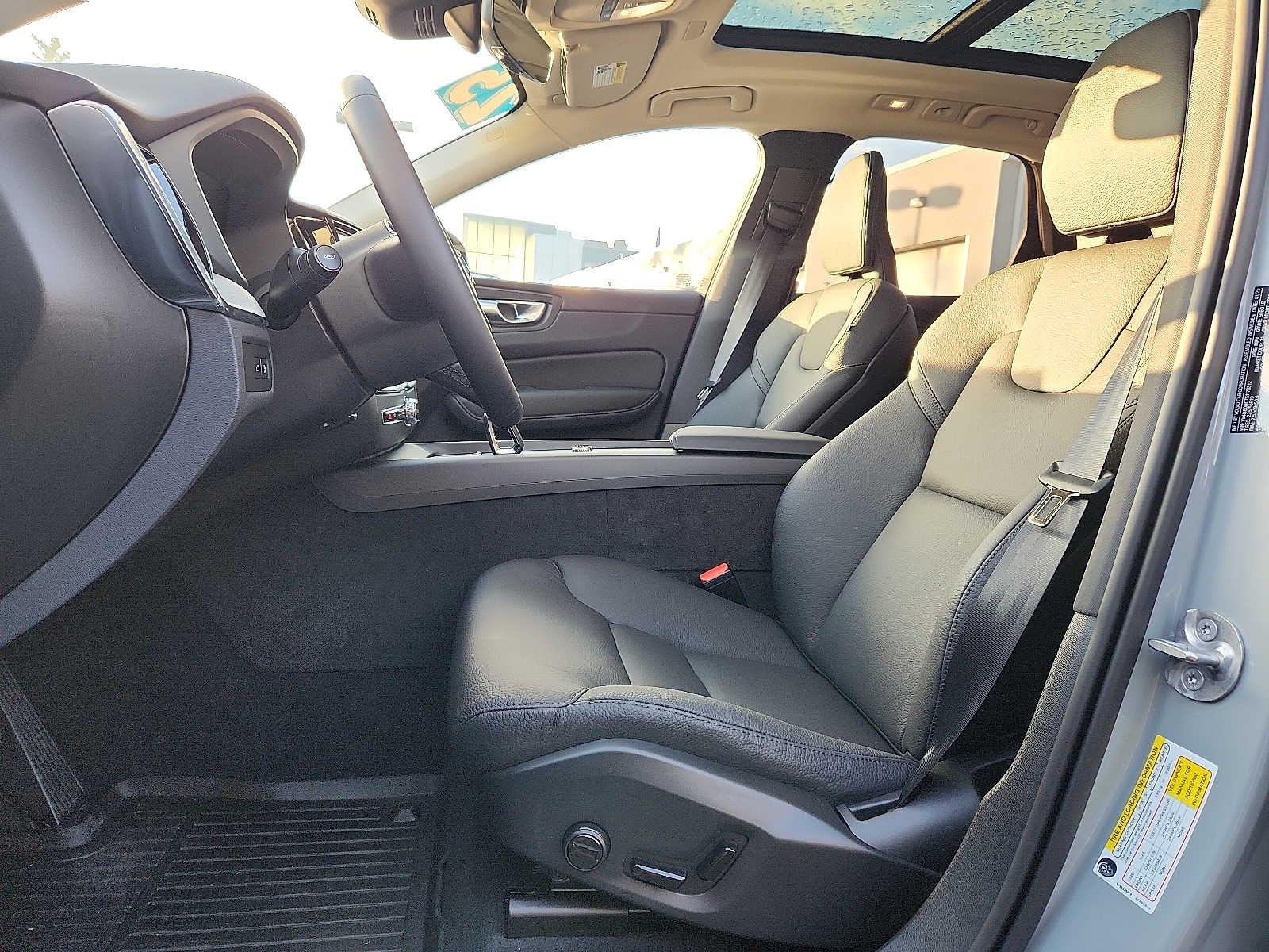 2025 Volvo XC60 Plug-In Hybrid Plus