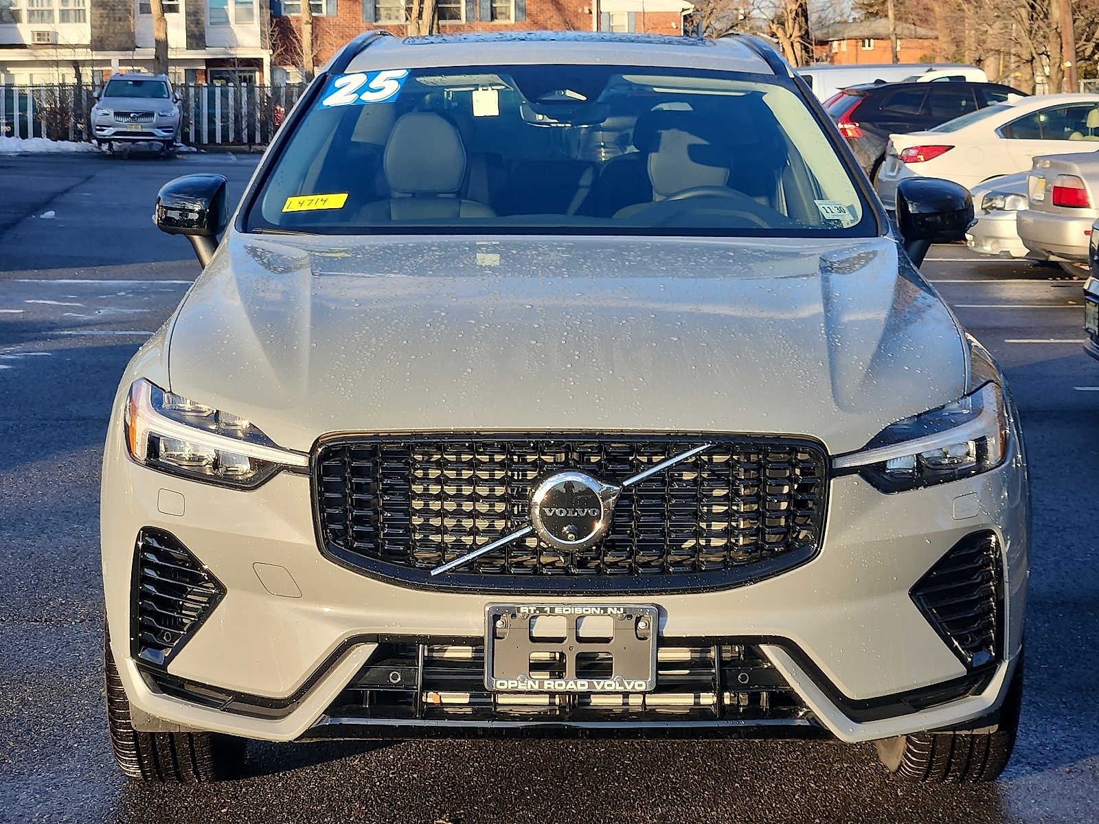 2025 Volvo XC60 Plug-In Hybrid Plus