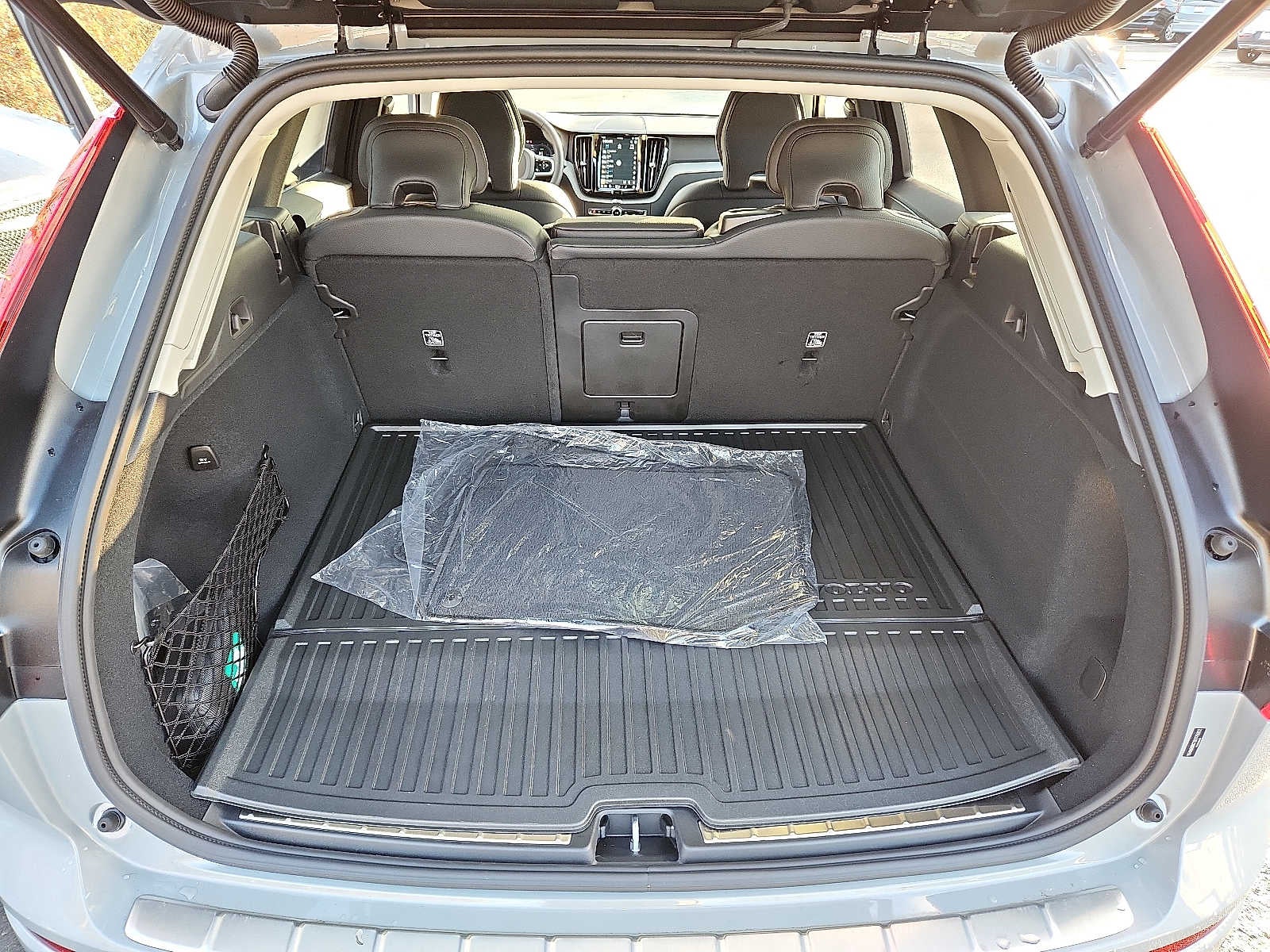 2025 Volvo XC60 Plug-In Hybrid Plus