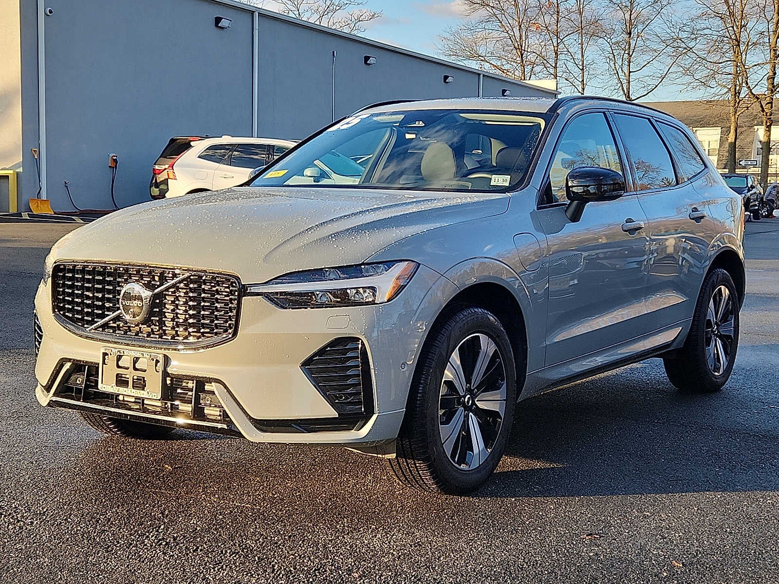 2025 Volvo XC60 Plug-In Hybrid Plus
