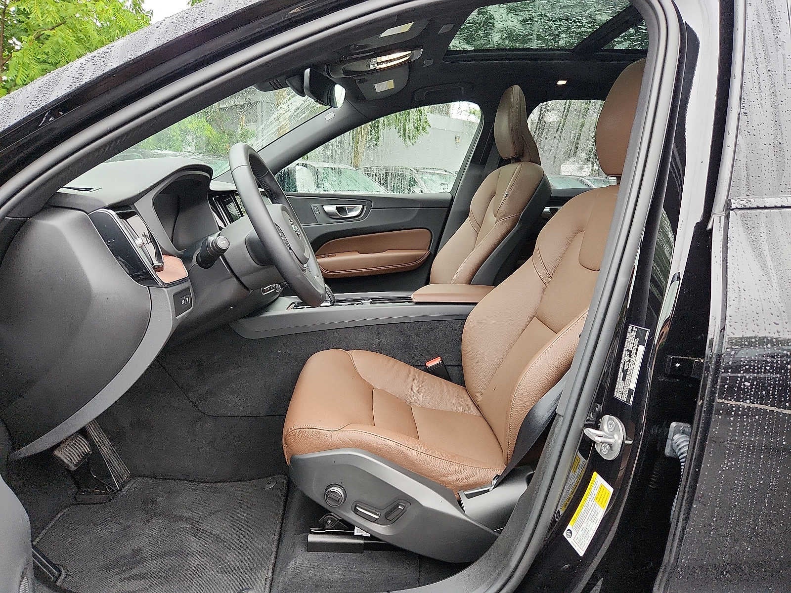 2025 Volvo XC60 Plug-In Hybrid Plus