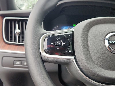 2025 Volvo XC60 Plug-In Hybrid Plus