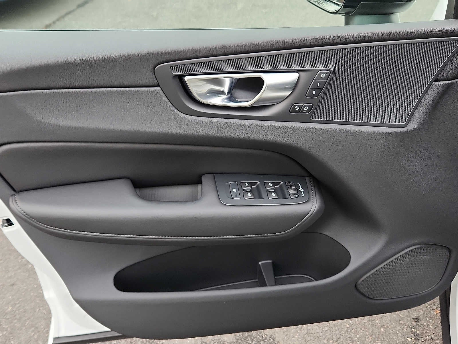 2025 Volvo XC60 Plug-In Hybrid Core