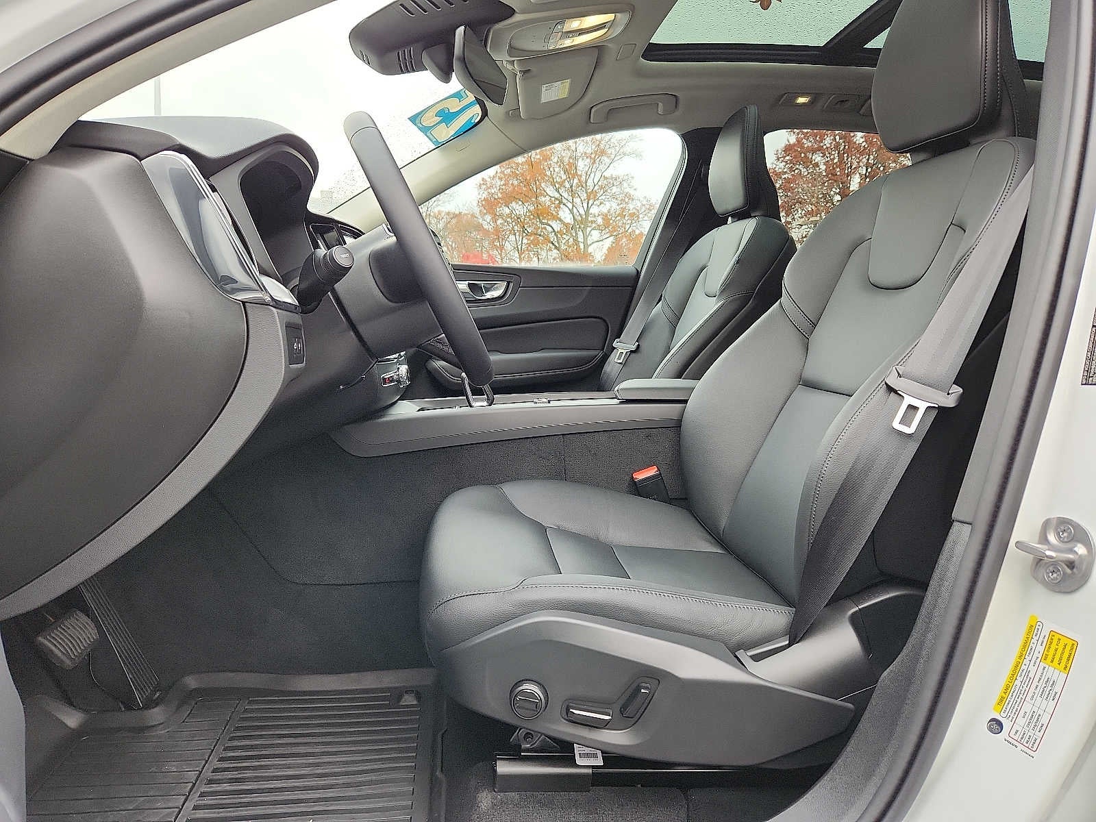 2025 Volvo XC60 Plug-In Hybrid Core