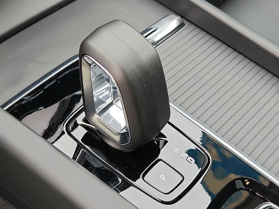 2025 Volvo XC60 Plug-In Hybrid Core