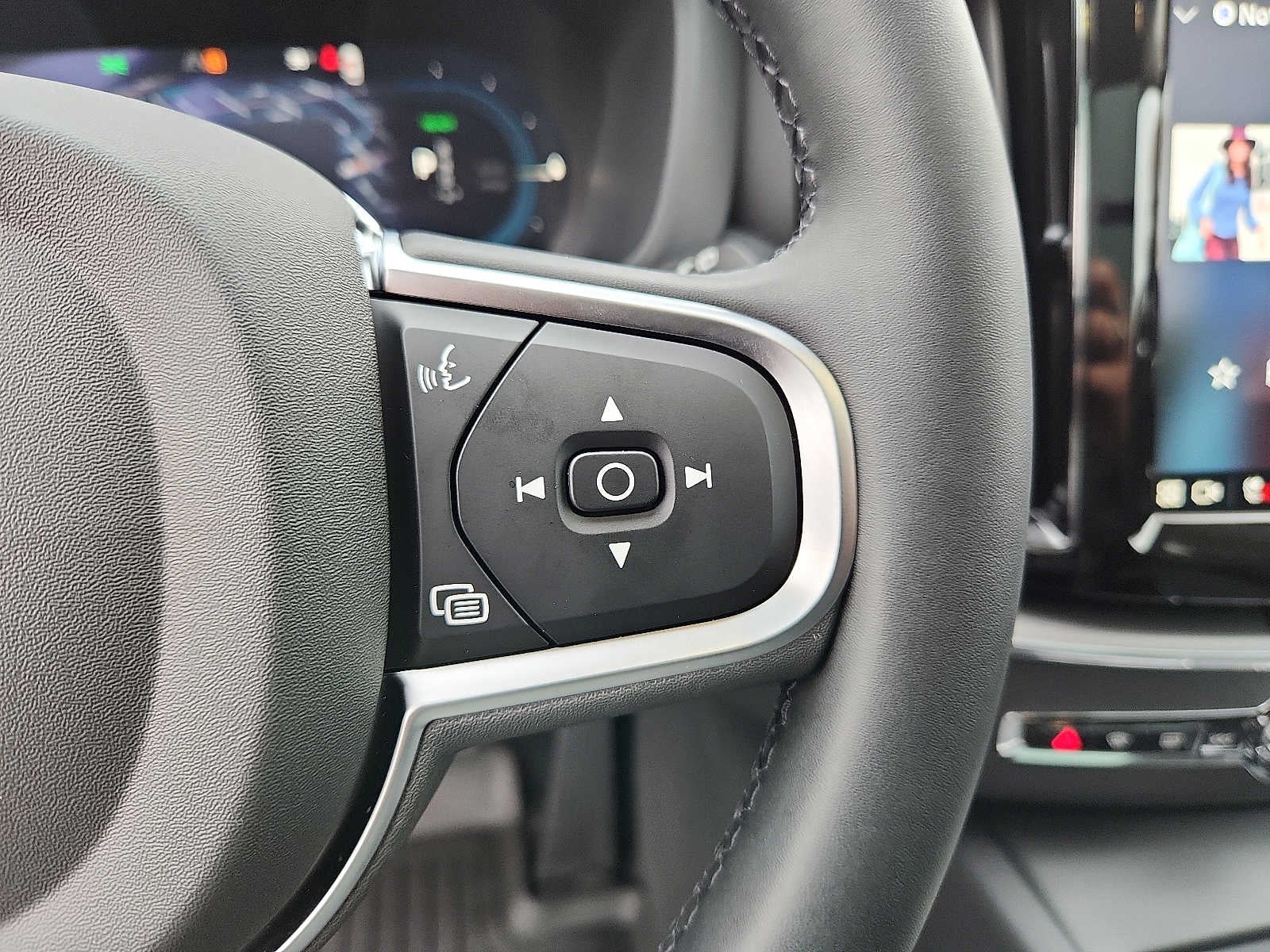 2025 Volvo XC60 Plug-In Hybrid Core