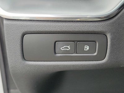 2025 Volvo XC60 Plug-In Hybrid Core