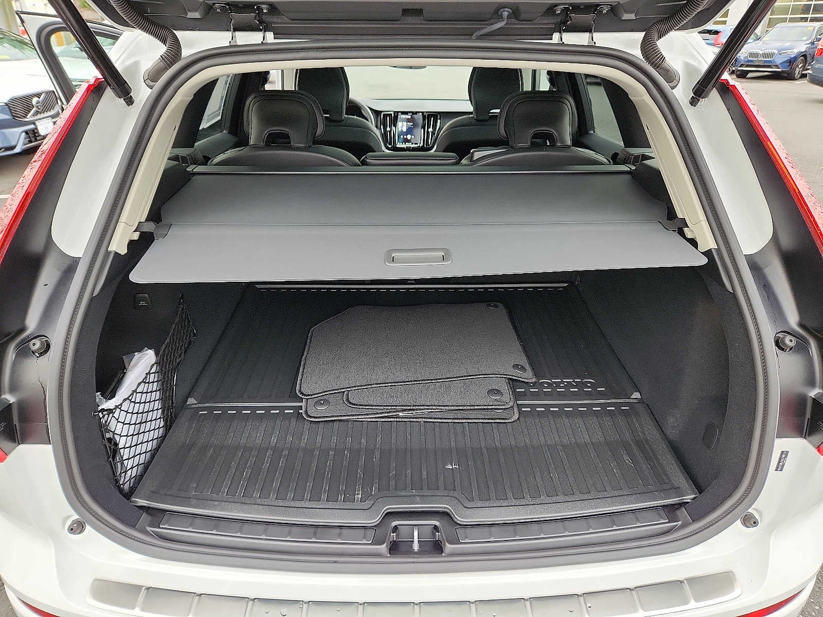 2025 Volvo XC60 Plug-In Hybrid Core