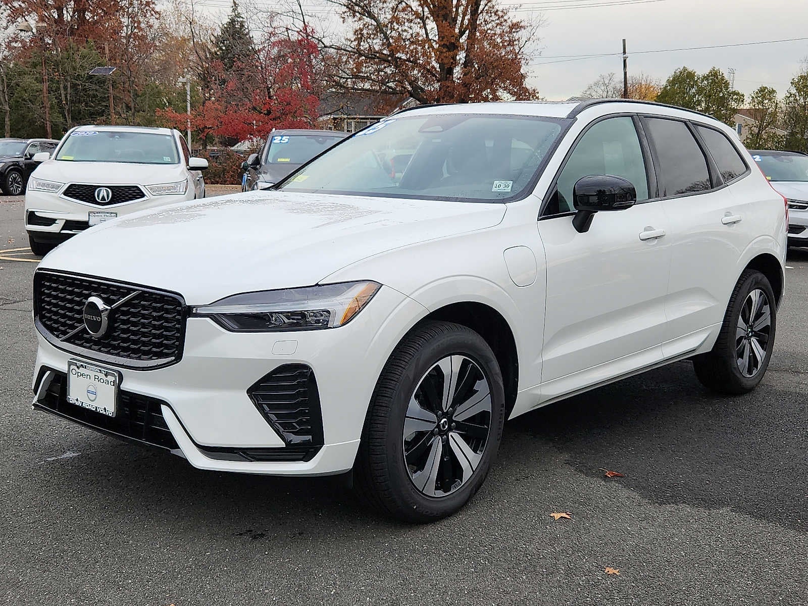 2025 Volvo XC60 Plug-In Hybrid Core