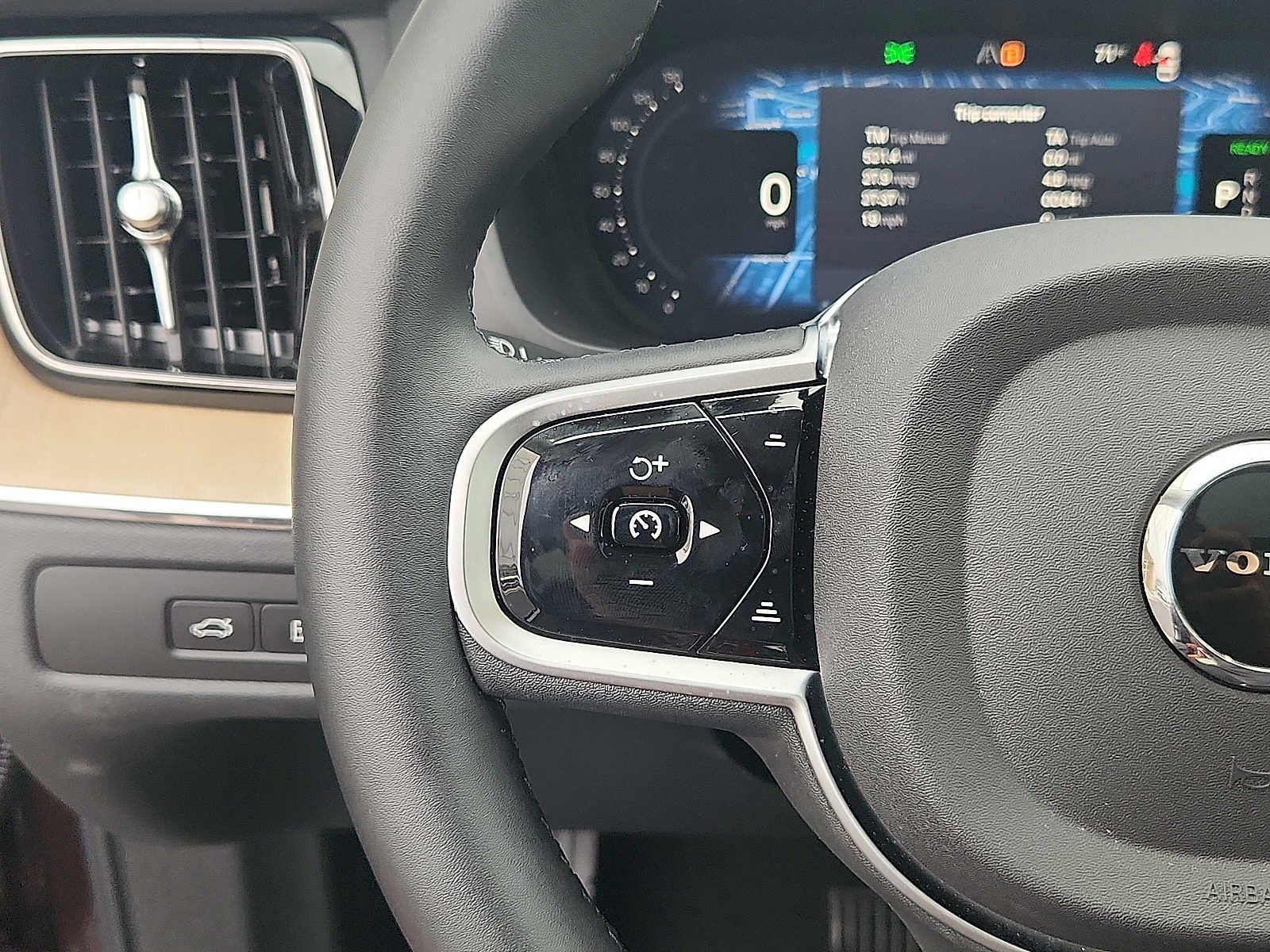 2026 Volvo XC60 Plug-In Hybrid Ultra