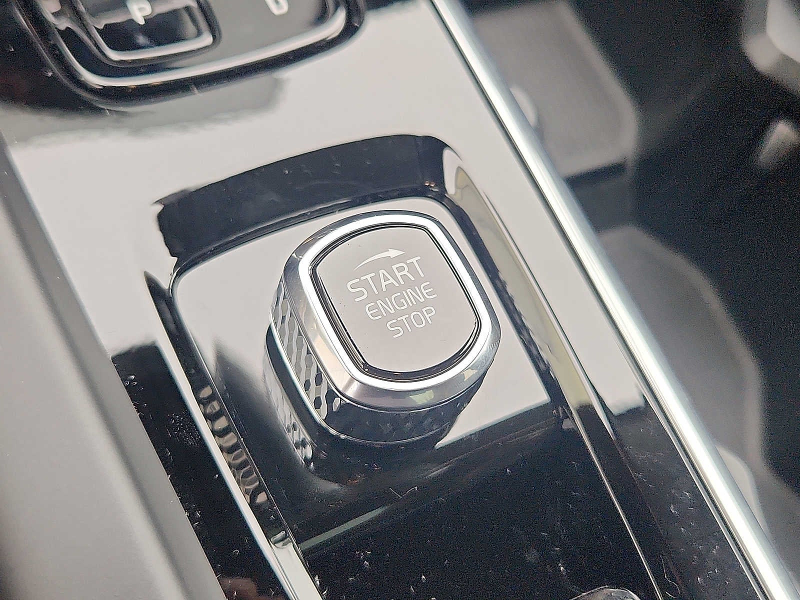 2026 Volvo XC60 Plug-In Hybrid Ultra