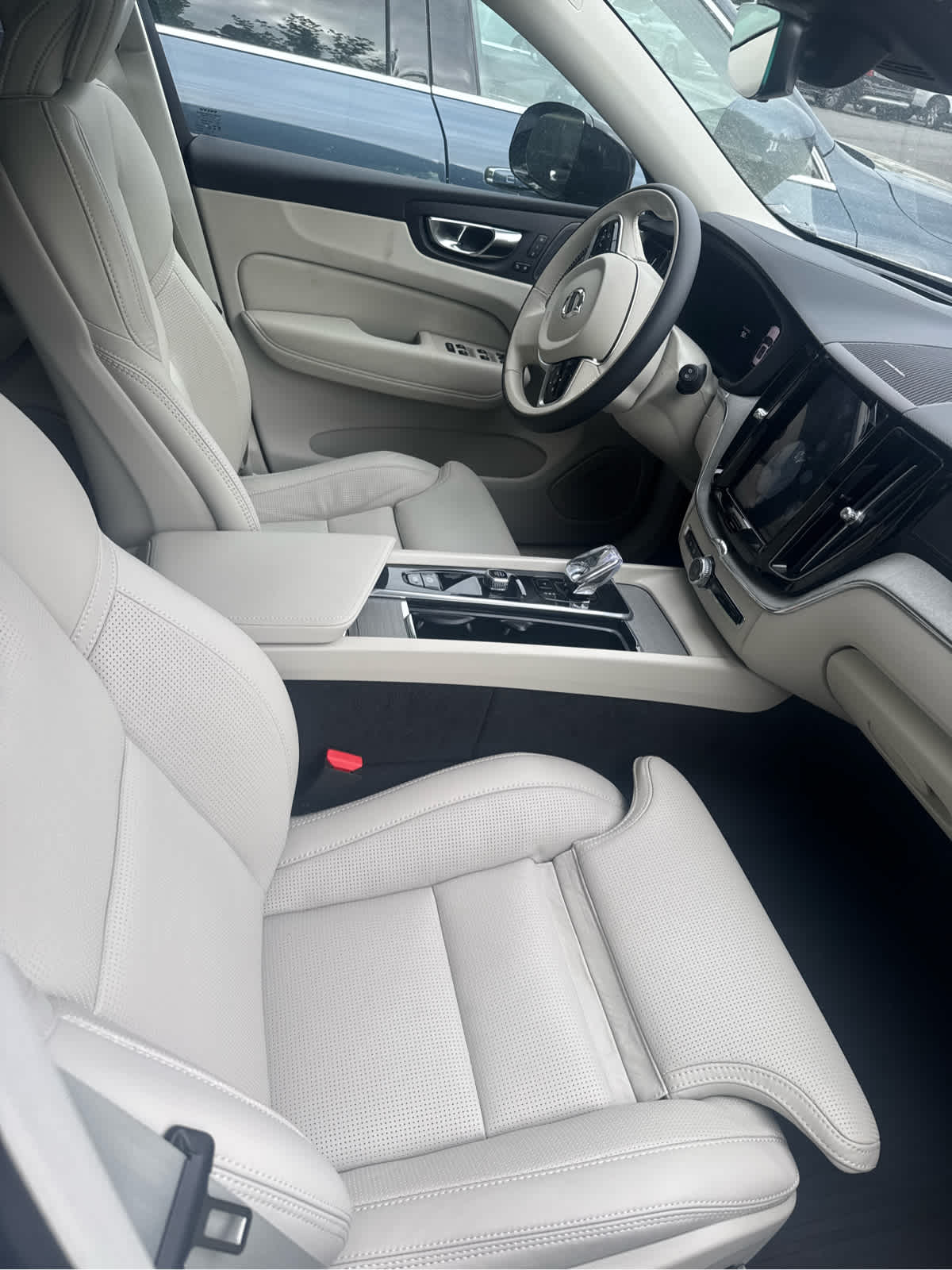 2025 Volvo XC60 Plug-In Hybrid Ultra