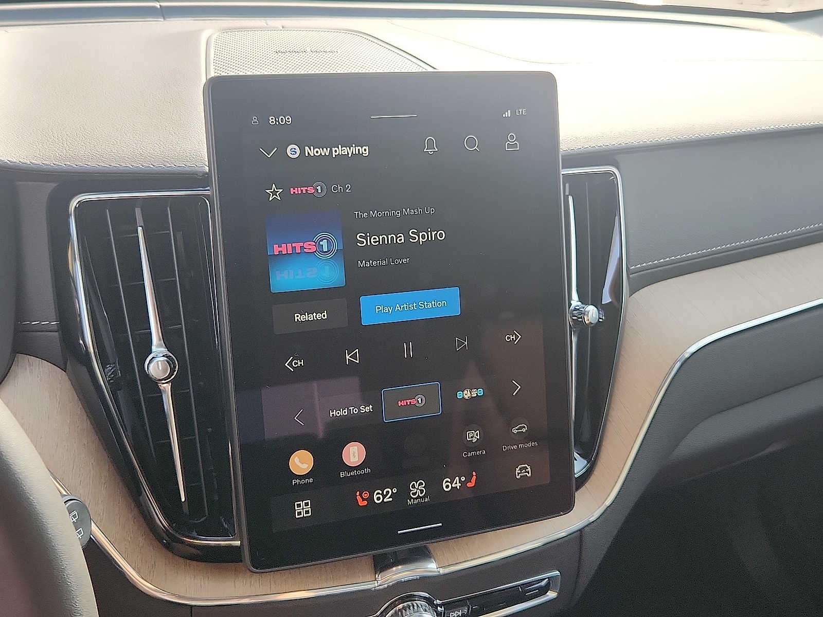 2026 Volvo XC60 Plug-In Hybrid Ultra