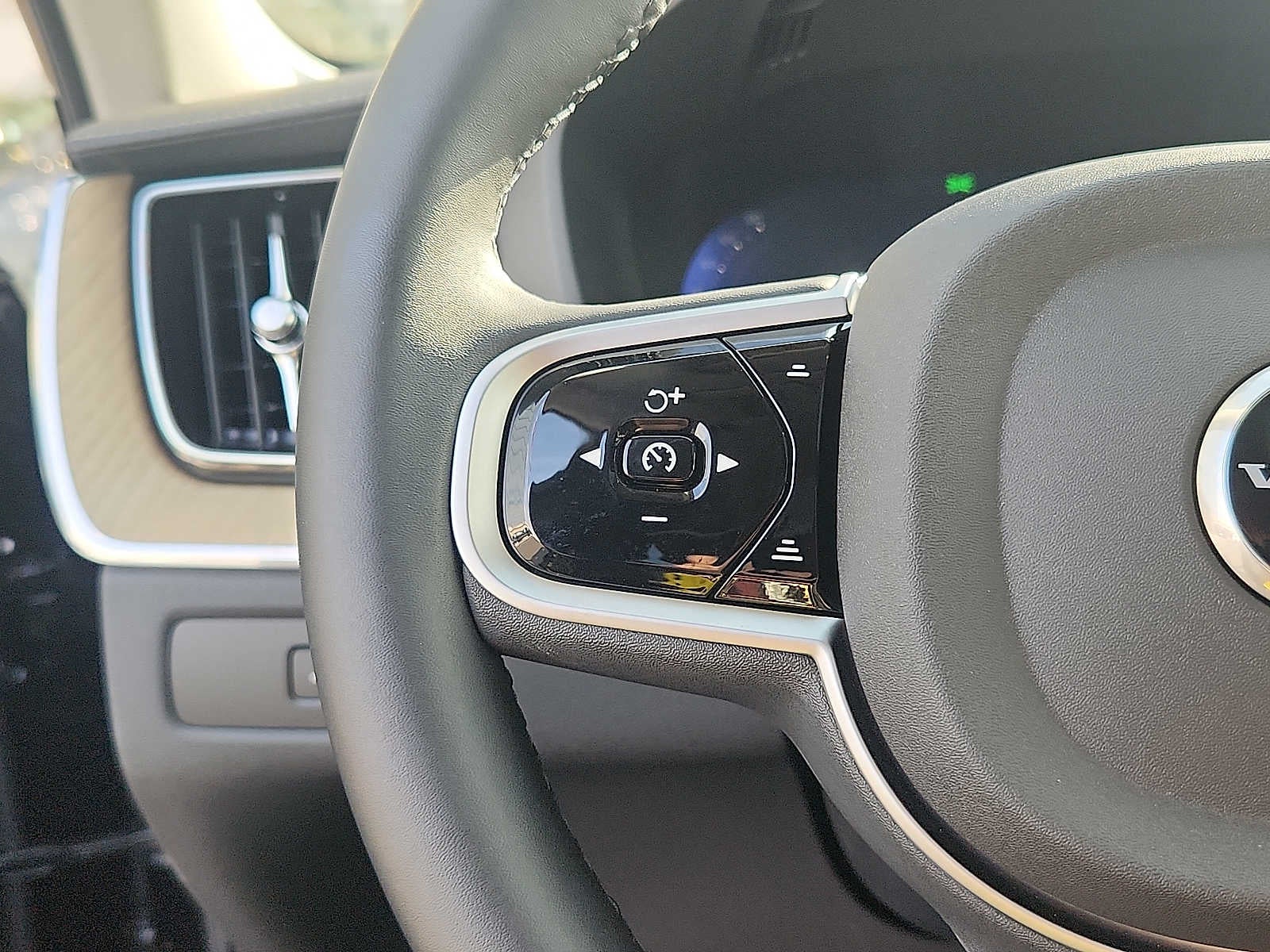 2026 Volvo XC60 Plug-In Hybrid Ultra