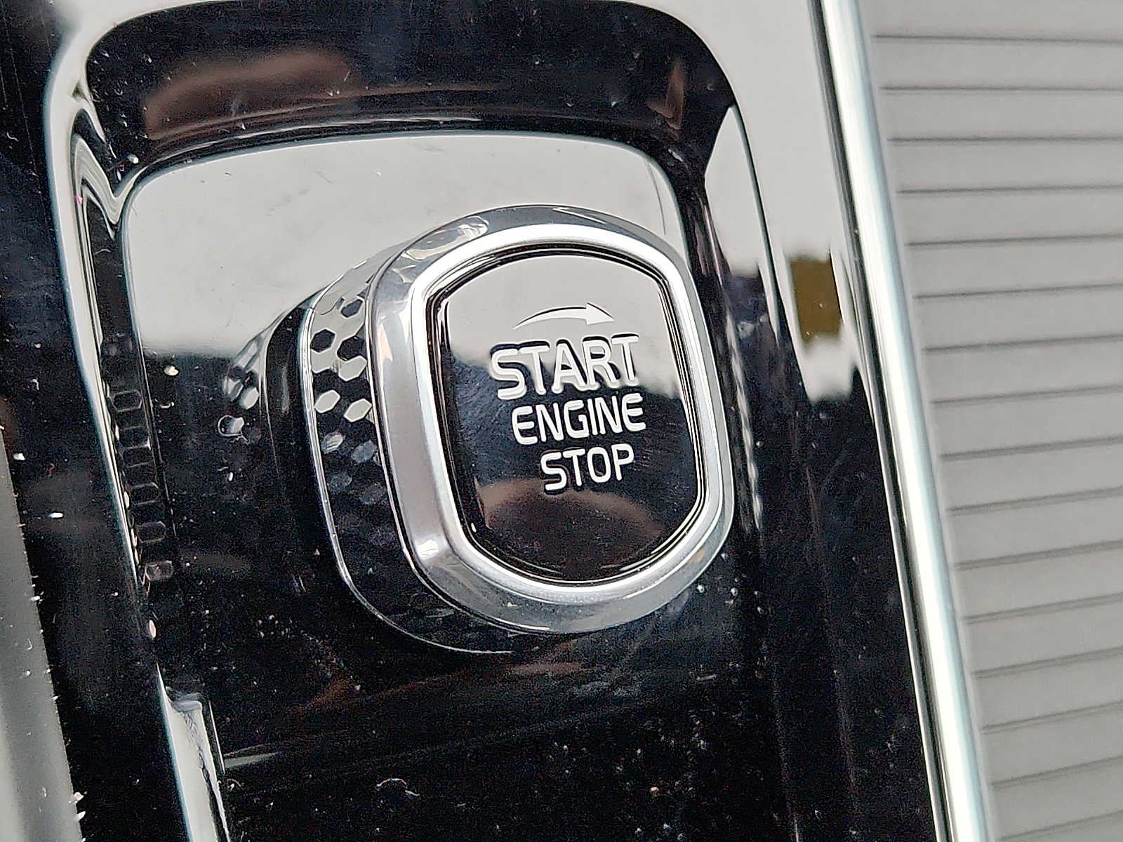 2026 Volvo XC60 Plug-In Hybrid Polestar Engineered