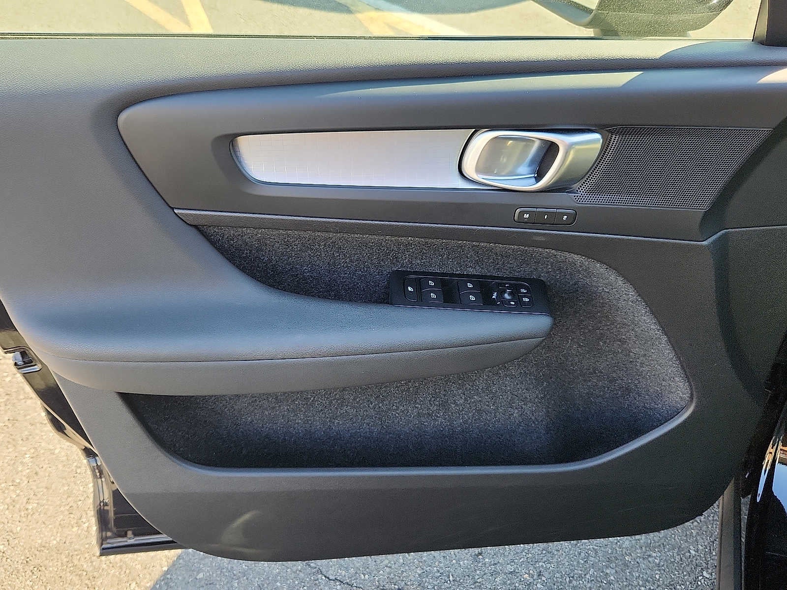 2023 Volvo XC40 Core
