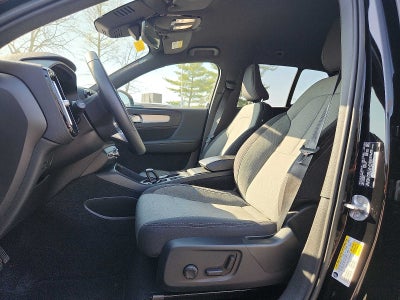 2023 Volvo XC40 Core