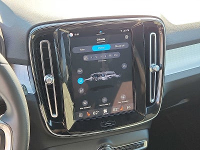 2023 Volvo XC40 Core