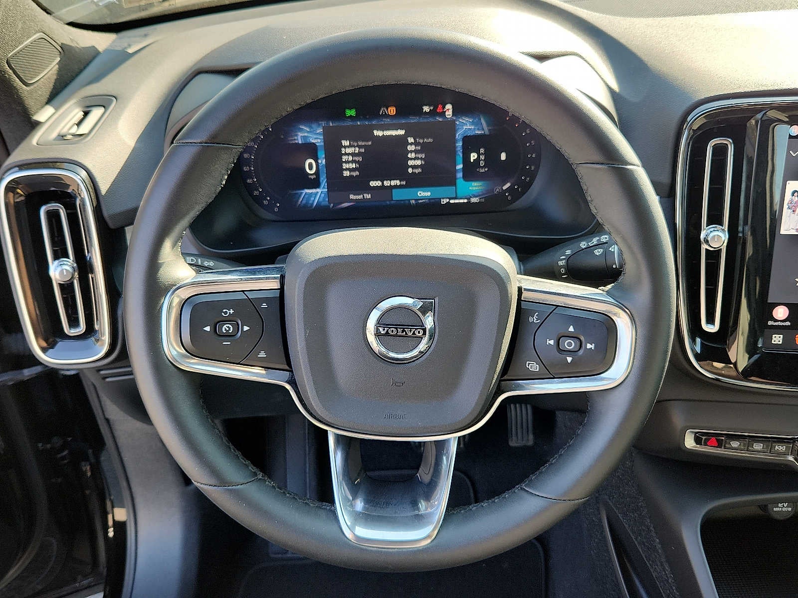 2023 Volvo XC40 Core