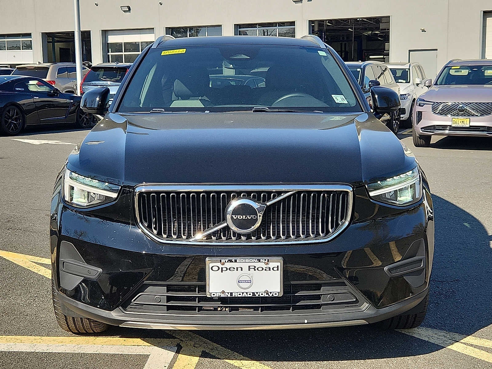2023 Volvo XC40 Core