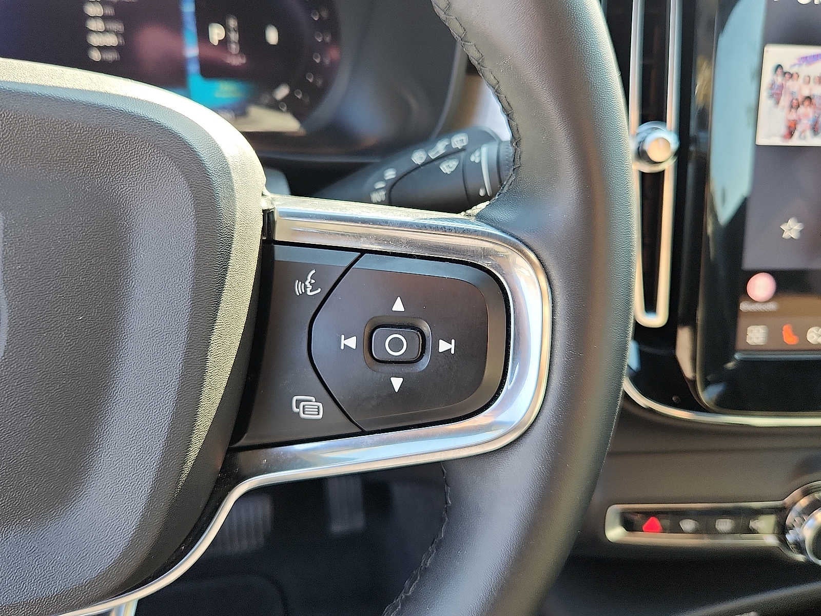 2023 Volvo XC40 Core